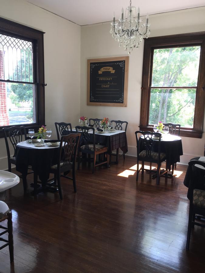 Baker'S Hill Inn Bluefield エクステリア 写真